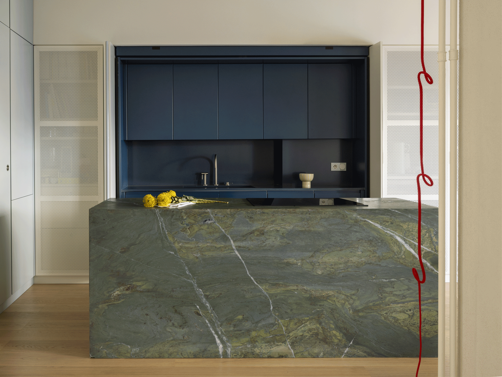 FALIROU_GIF-5_KITCHEN-VIEW_OPEN-CLOSE